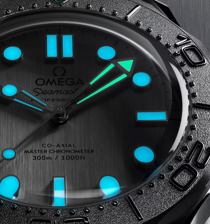 OMG Seamaster Diver 300m, 42mm with Gray Rubber Strap