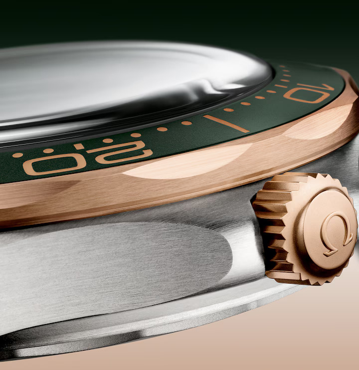 OMG Seamaster Diver 300m, 42mm with Green Rubber Strap